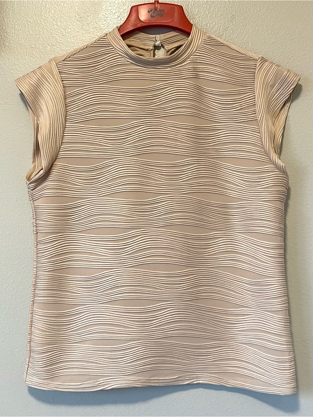 Emery Rose Beige Textured Mock Neck Top - Keyhole Closure & Ripples - Size XL